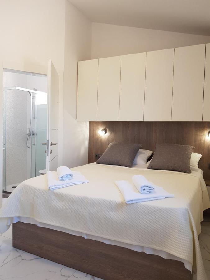 Apartments Sun Dance With Heated Pool Novalja Exterior foto