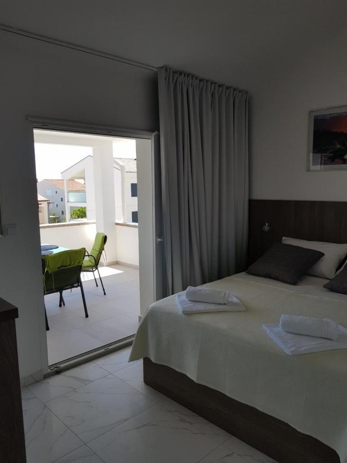 Apartments Sun Dance With Heated Pool Novalja Exterior foto